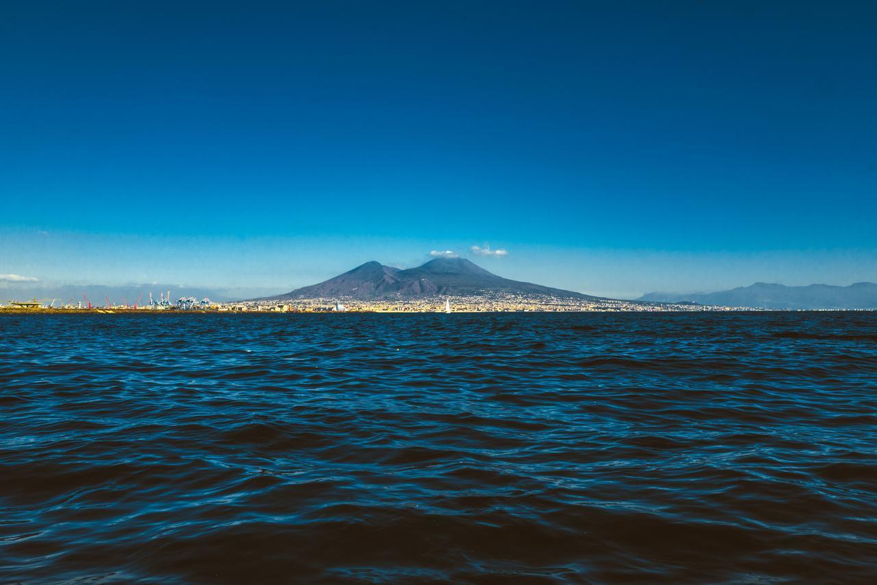 Art Suite Nel Cuore Di Napoli ภายนอก รูปภาพ